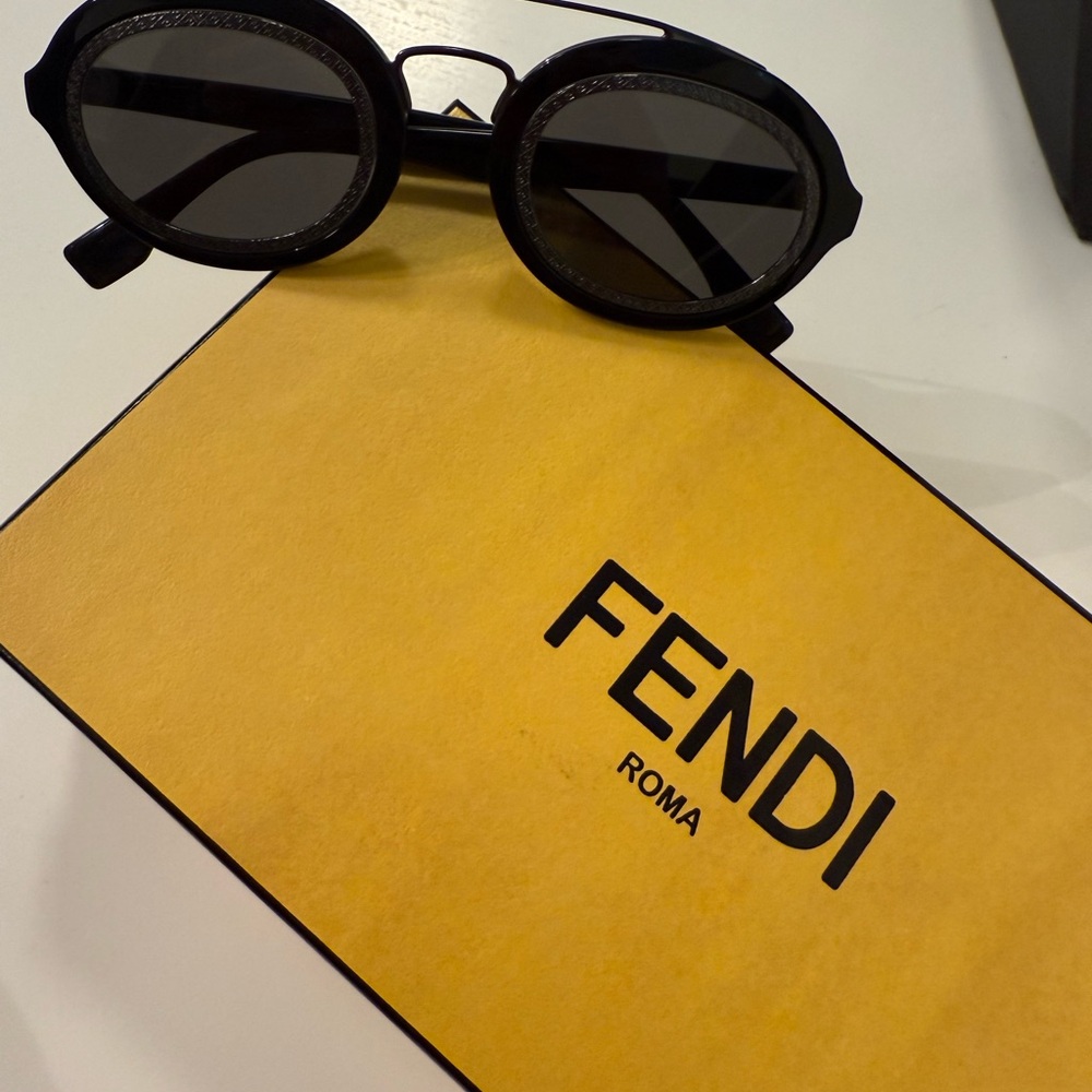 FENDI Unisex FE40094I 52mm Sunglasses